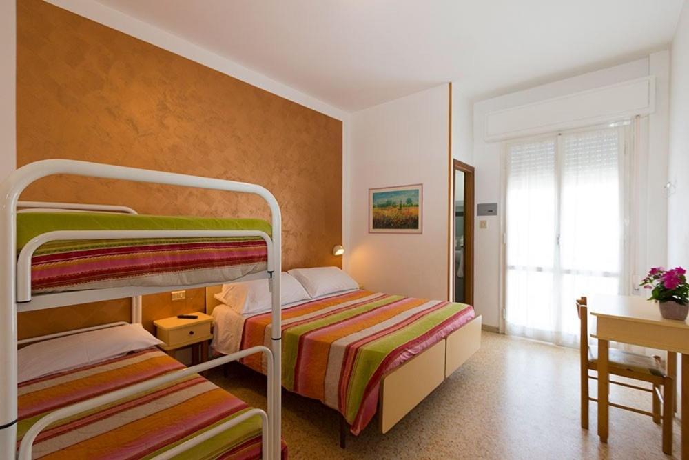Hotel Cosmos Rimini Exterior foto