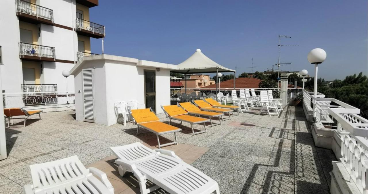 Hotel Cosmos Rimini Exterior foto