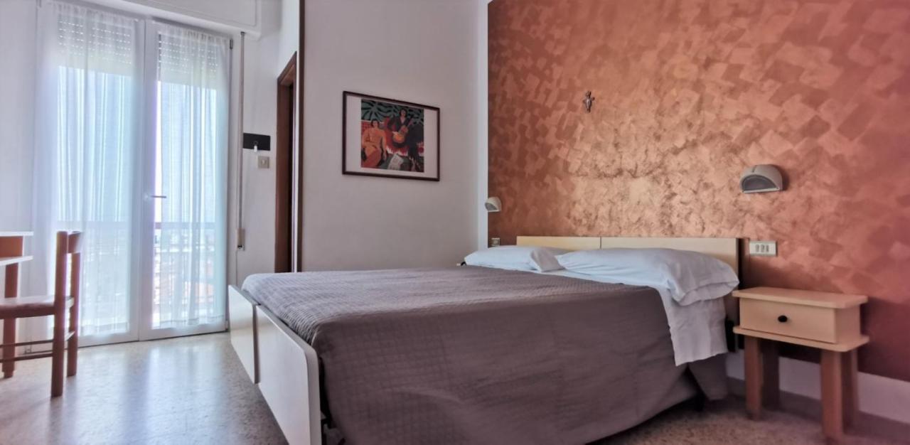 Hotel Cosmos Rimini Exterior foto